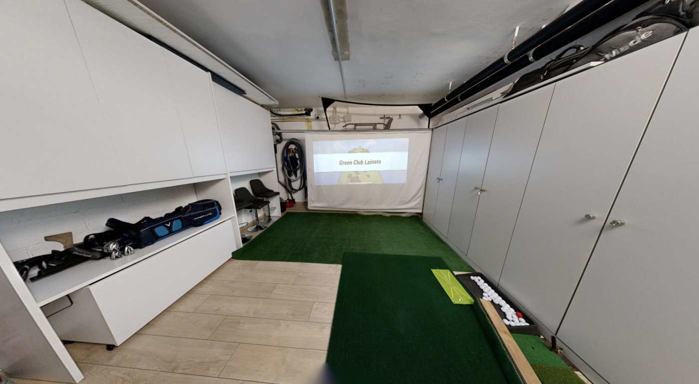 cowo con simulatore di golf